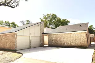 2023 Mustang Springs Dr, Missouri City, TX 77459 - Photo 2