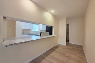618 S Frazier St, Conroe, TX 77301 - Photo 4