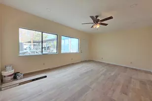 618 S Frazier St, Conroe, TX 77301 - Photo 2
