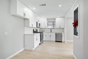 4356 Phlox St, Houston, TX 77051 - Photo 10