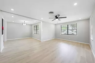 4356 Phlox St, Houston, TX 77051 - Photo 6