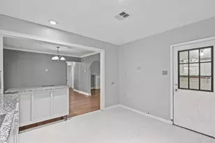 2406 Oaklawn Dr, La Marque, TX 77568 - Photo 10