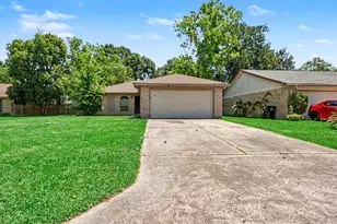 11410 Dew Arbor St, Houston, TX 77067 - Photo 2