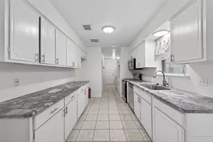 12818 Westella Dr, Houston, TX 77077 - Photo 16