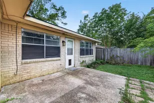 12818 Westella Dr, Houston, TX 77077 - Photo 34