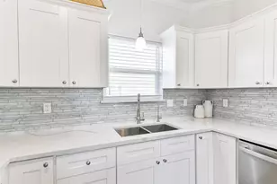 143 W Palm St, Surfside Beach, TX 77541 - Photo 16