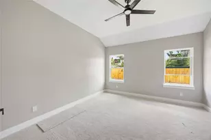 7012 Duan St, Houston, TX 77022 - Photo 18