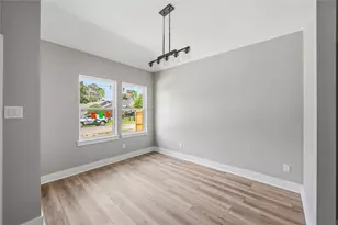 7012 Duan St, Houston, TX 77022 - Photo 8