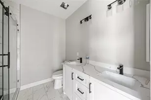 7012 Duan St, Houston, TX 77022 - Photo 20