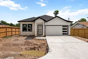 7012 Duan St, Houston, TX 77022 - Photo 2