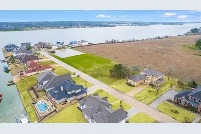 10815 Bourbon Street, Willis, TX 77318 - Photo 2