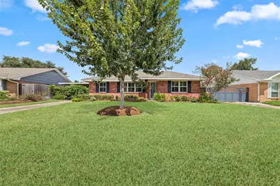 2127 Lazybrook Drive, Houston, TX 77008 - Photo 2
