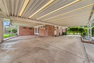 2127 Lazybrook Dr, Houston, TX 77008 - Photo 26