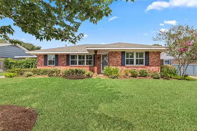 2127 Lazybrook Drive, Houston, TX 77008 - Photo 1