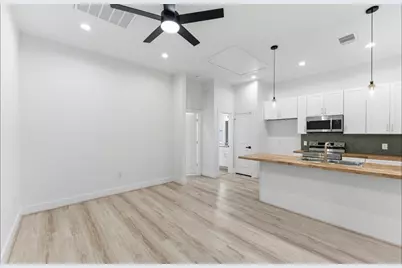 7809 Dyer St, Houston, TX 77088 - Photo 4