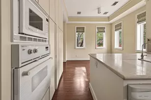 315 Sugar Berry Cir, Houston, TX 77024 - Photo 16