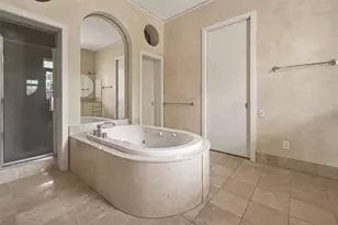 315 Sugar Berry Cir, Houston, TX 77024 - Photo 40