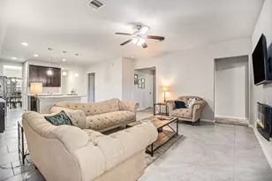 12610 Pirate Bend Dr, Texas City, TX 77539 - Photo 4