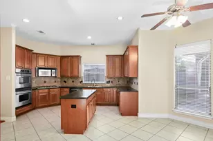 12510 Mystery Ln, Mont Belvieu, TX 77523 - Photo 18