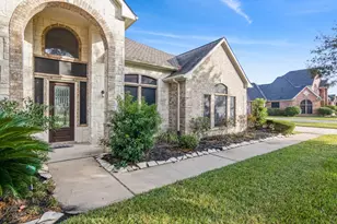 12510 Mystery Ln, Mont Belvieu, TX 77523 - Photo 4