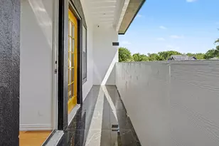 424 S Holmes St, La Porte, TX 77571 - Photo 24