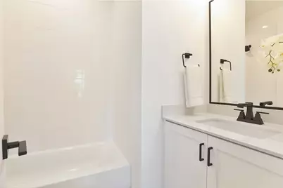 1020 W 15th 1/2 Street #B, Houston, TX 77008 - Photo 8