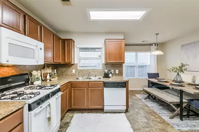 19031 Ashford Square Street, Tomball, TX 77375 - Photo 6