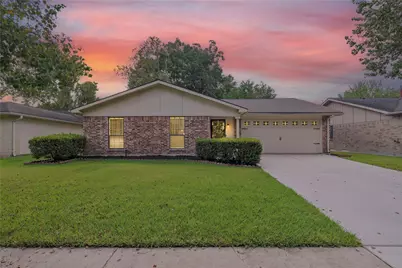 2015 Quail Valley East Drive, Missouri City, TX 77459 - Photo 2