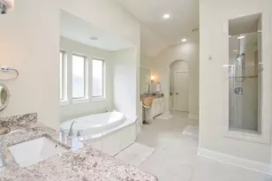 4625 Maple St, Bellaire, TX 77401 - Photo 34