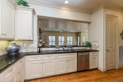 4724 Banning Drive #F, Houston, TX 77027 - Photo 18