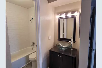 1516 Bay Area Boulevard #S2, Houston, TX 77058 - Photo 10