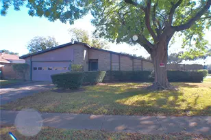 15823 Ironside Hill Dr, Houston, TX 77053 - Photo 1