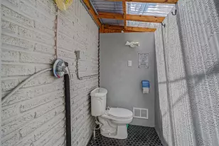 1818 Locksford St, Houston, TX 77008 - Photo 38