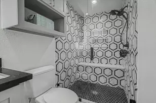 1818 Locksford St, Houston, TX 77008 - Photo 18