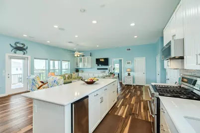 18502 E De Vaca, Galveston, TX 77554 - Photo 22