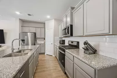 8050 Scanlan Trace, Missouri City, TX 77459 - Photo 20