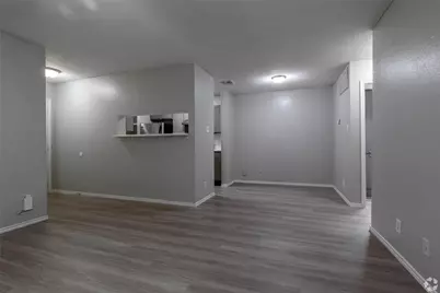 7610 Cameron Rd #2128, Austin, TX 78752 - Photo 4