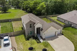 15542 Blue Lake Dr, Mont Belvieu, TX 77523 - Photo 4