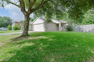 24415 Strong Pine Dr, Huffman, TX 77336 - Photo 2