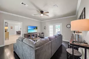 215 W Pineshadows Dr, Sour Lake, TX 77659 - Photo 14
