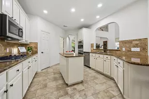 23 Broadweather Pl, The Woodlands, TX 77382 - Photo 14