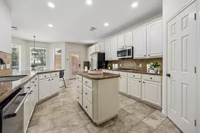 23 Broadweather Place, The Woodlands, TX 77382 - Photo 16
