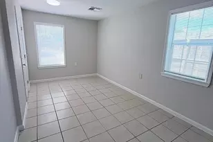909 Rittenhouse St, Houston, TX 77076 - Photo 2