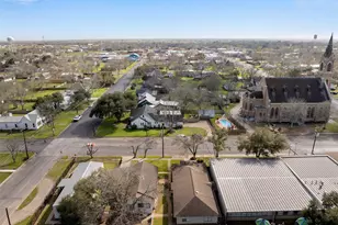 415 N Mechanic St, Weimar, TX 78962 - Photo 42