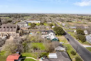 415 N Mechanic St, Weimar, TX 78962 - Photo 40