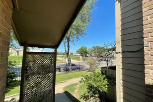 10211 Sugar Branch Dr, Houston, TX 77036 - Photo 16