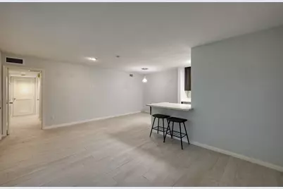 1860 White Oak Drive #207, Houston, TX 77009 - Photo 10