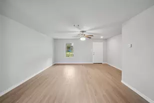 515 16th St St, Hempstead, TX 77445 - Photo 4