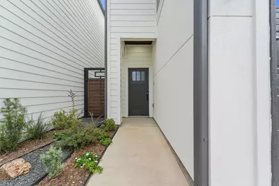 6128 Endeavor Heights Road, Houston, TX 77091 - Photo 2