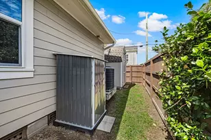 1414 29th St, Galveston, TX 77550 - Photo 38